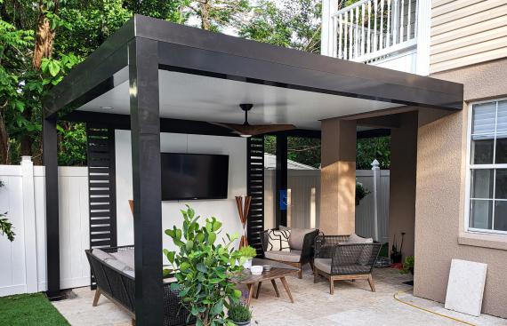 Modern aluminum terrace with ceiling fan