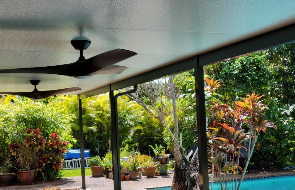 Aluminum terrace with 3-blade fan