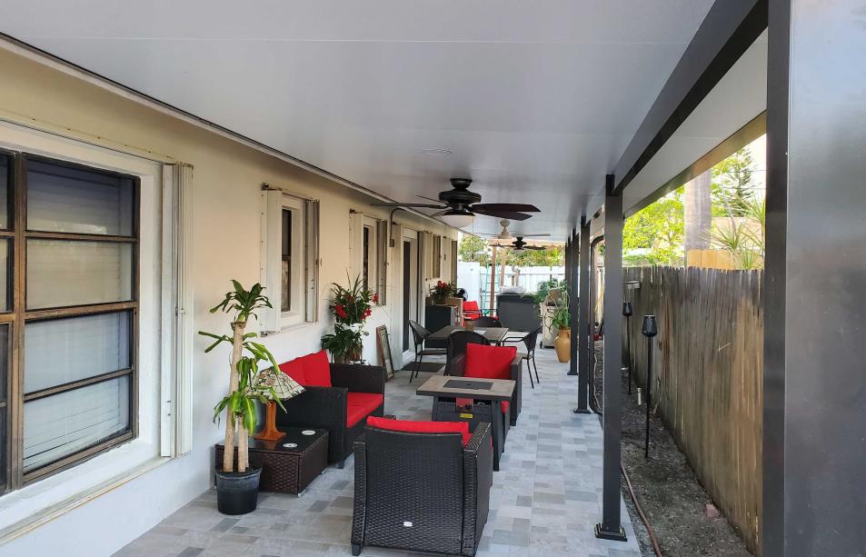 narrow and long modern aluminum terrace
