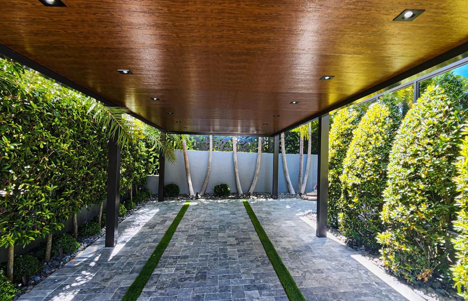 Long pergola with four columns and LED lighting system